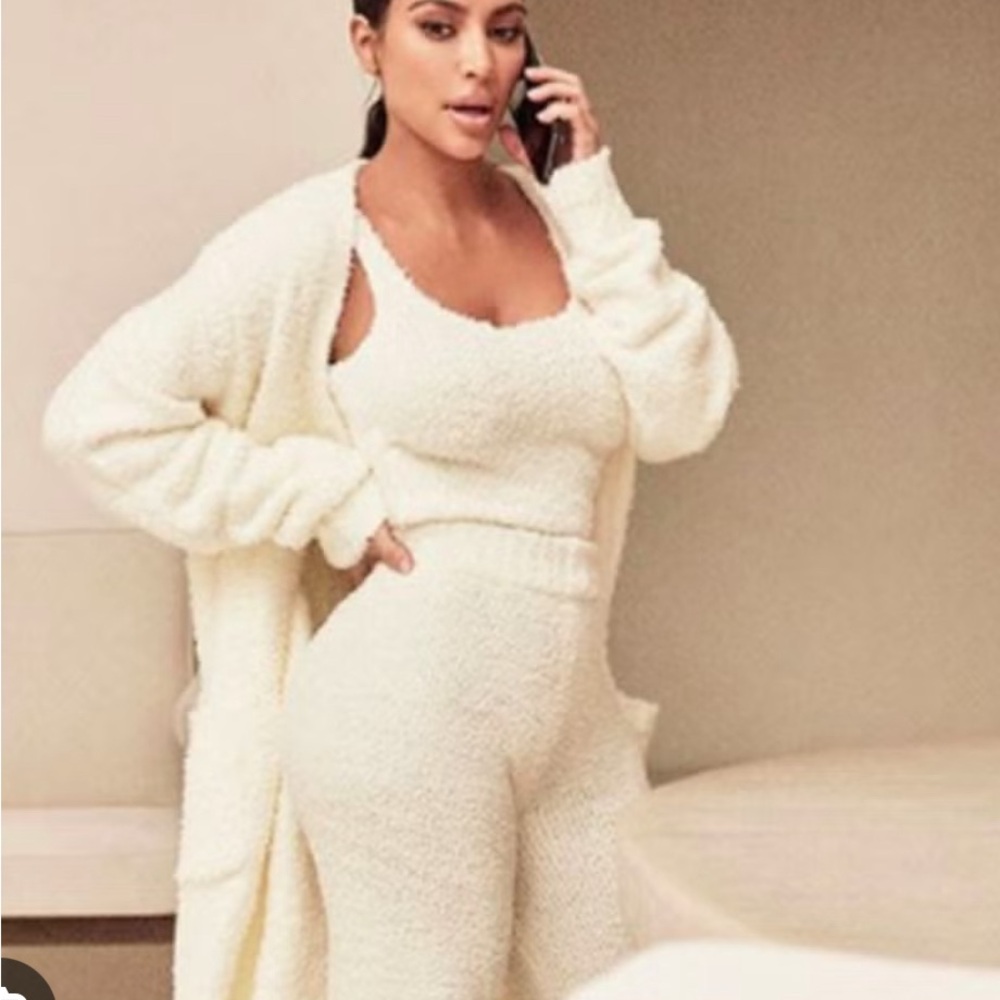 SKIMS black Pajama Set Cozy w Robe